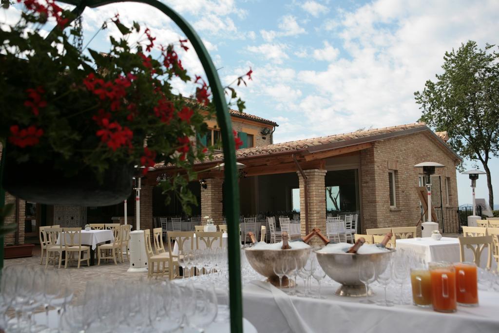 Вилла Ristorante Country House Isolabelgatto Фано Экстерьер фото