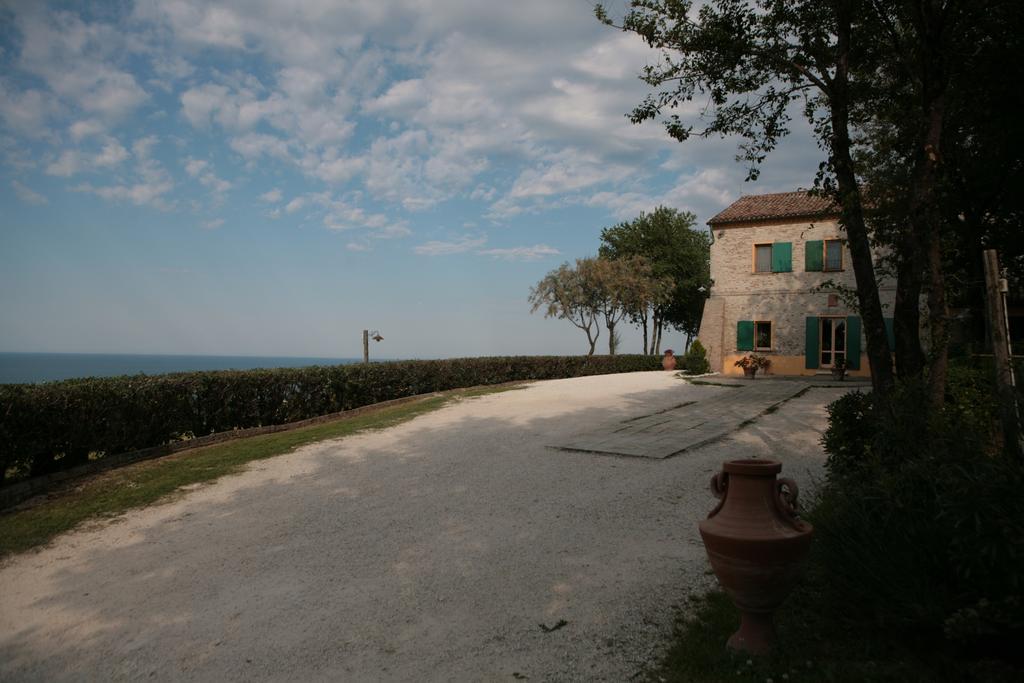 Вилла Ristorante Country House Isolabelgatto Фано Экстерьер фото