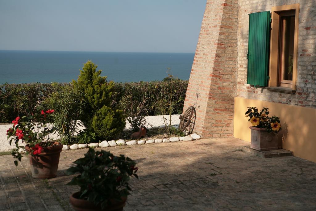 Вилла Ristorante Country House Isolabelgatto Фано Экстерьер фото