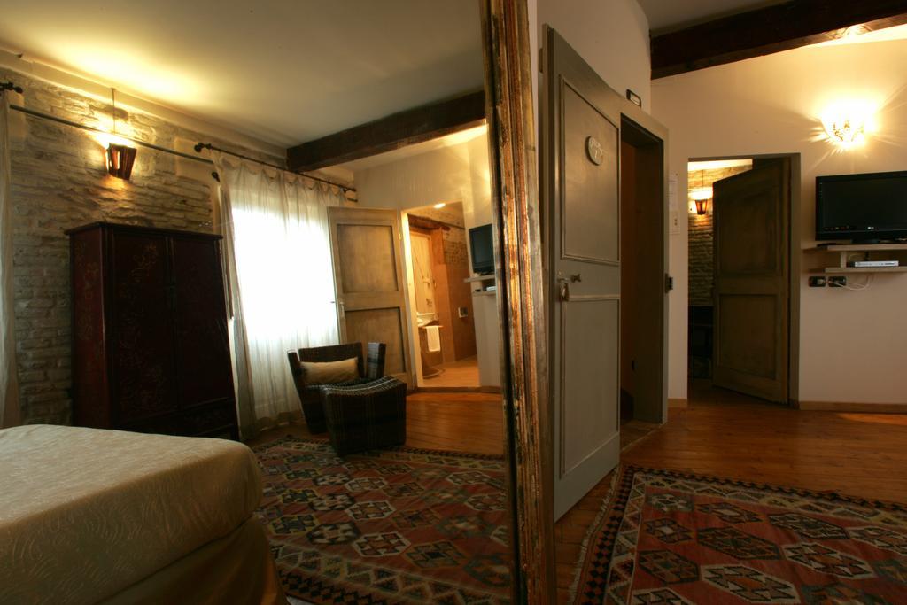 Вилла Ristorante Country House Isolabelgatto Фано Номер фото