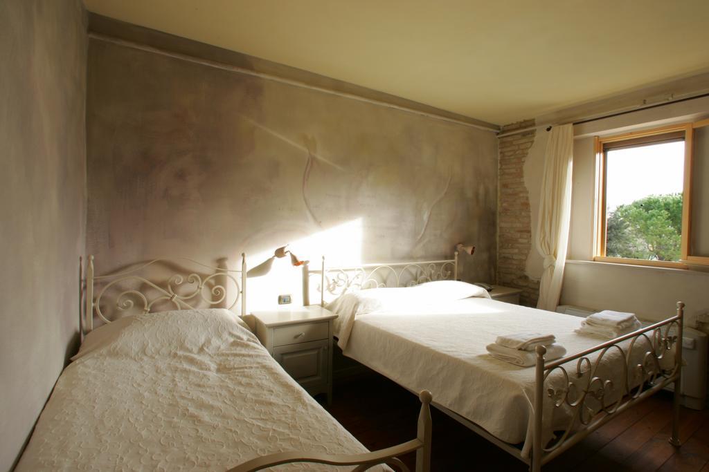 Вилла Ristorante Country House Isolabelgatto Фано Номер фото