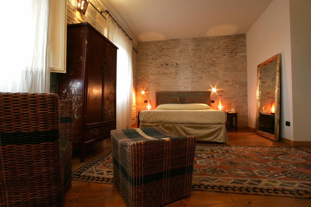 Вилла Ristorante Country House Isolabelgatto Фано Номер фото