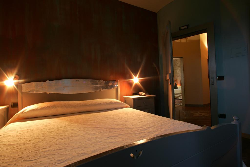 Вилла Ristorante Country House Isolabelgatto Фано Номер фото