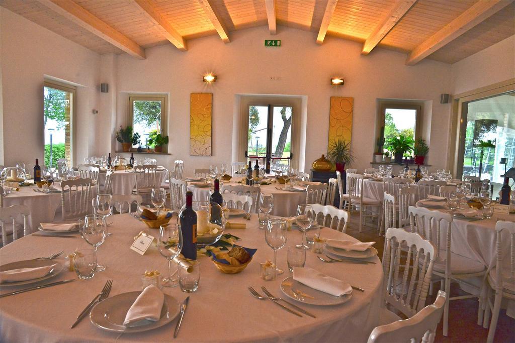 Вилла Ristorante Country House Isolabelgatto Фано Экстерьер фото